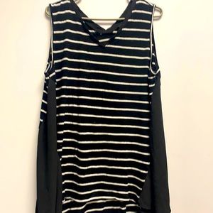 (5 for $25) Black and white stripe tunic 1X